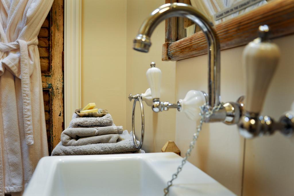 Athelney Cottage Bed And Breakfast แอดิเลด ภายนอก รูปภาพ